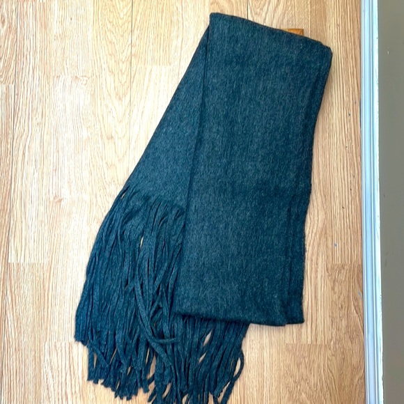 Lucky Brand Accessories - Lucky brand grey scarf NWT